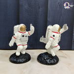 Cool Astronaut Selfie Mobile Stand TheQuirkyQuest